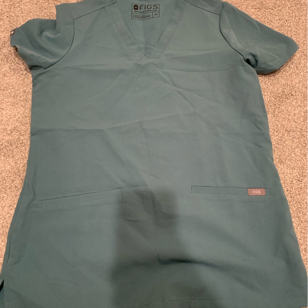 Figs Scrub Top